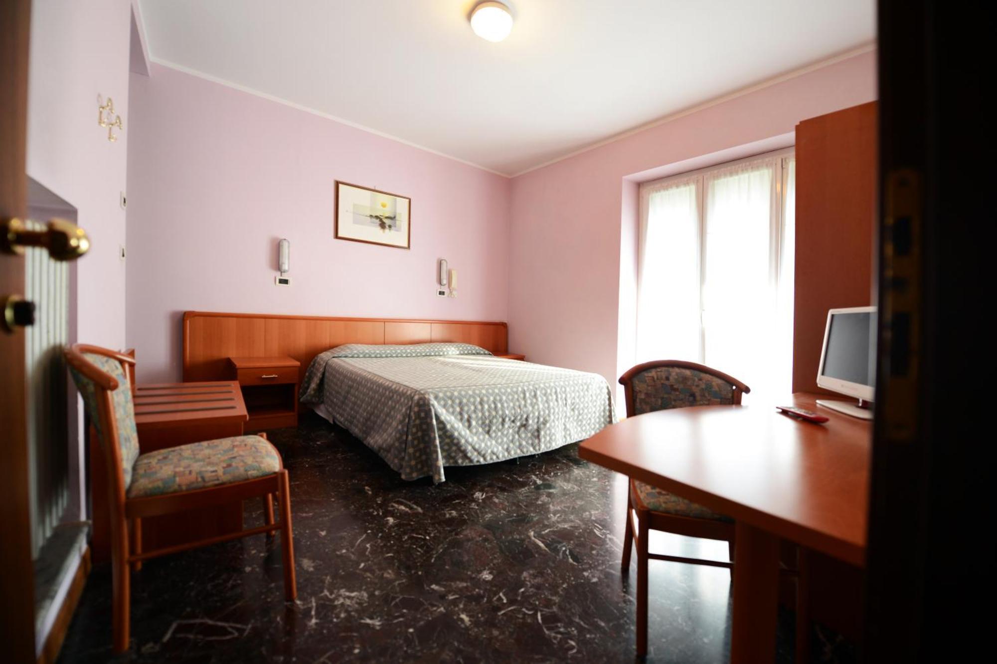 Albergo Venaria Reale Da Matteo Narzole Екстериор снимка